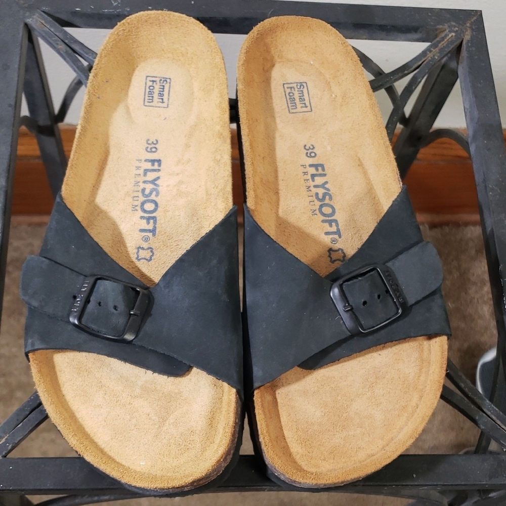 Women's Size 39 Flysoft Smart Foam Black Sandals
